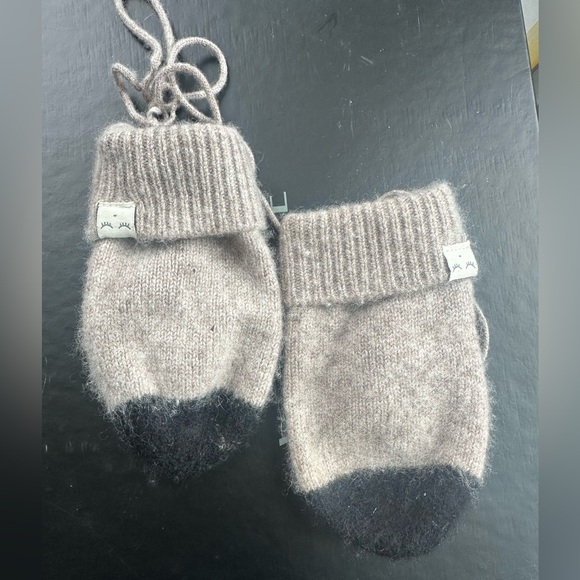 Boy/girl Livly cashmere mittens one size - Picture 1 of 3